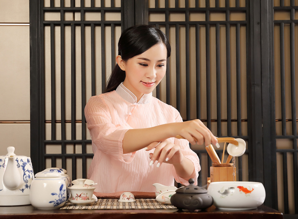 经常去青岛黄岛靠谱男士会馆，这家私藏已久的店推荐给你